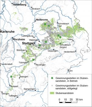 Übersichtskarte der Stubensandstein-Schichten in Baden-Württemberg mit Lage aktiver und inaktiver Steinbrüche Vereinfachte Übersichtskarte von Baden-Württemberg mit farbiger Darstellung des Vorkommens von Stubensandstein sowie der Lage von Steinbrüchen und Sandgruben.
